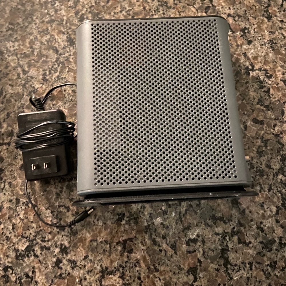Like New Motorola AC1900 Router Model MG7700 - Picture 6 of 7